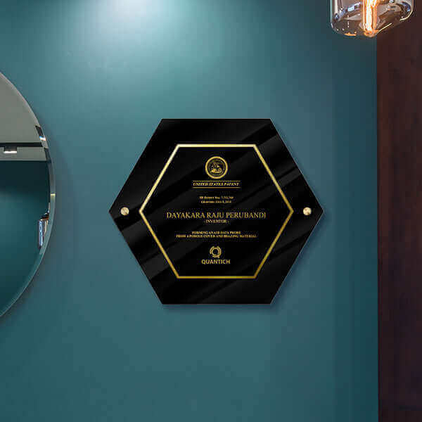 HBK1-BS13 Gold Plate Wall