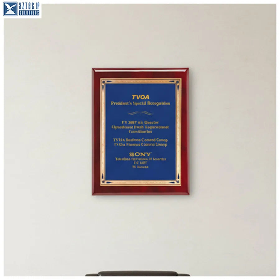 Personalized achievement plaque