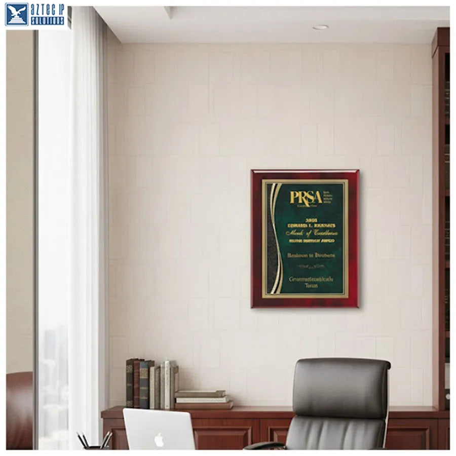 Personalized achievement plaque