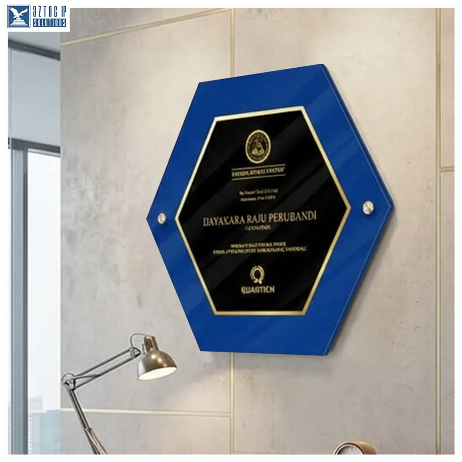 Floating wall plaque