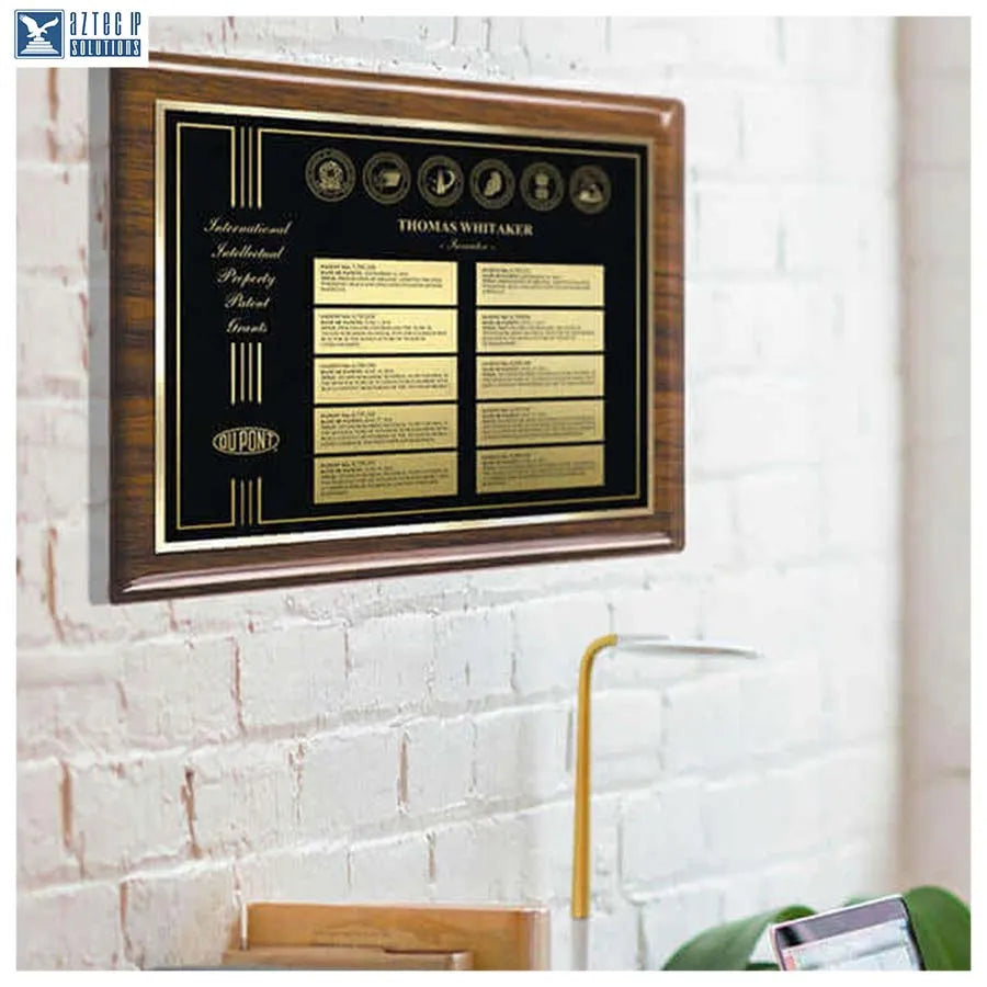 Patent recognition plaque
